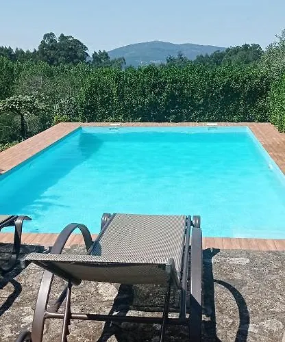 בית נופש Acogedora Con Piscina *